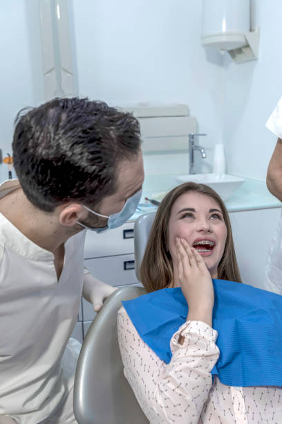Best Emergency Dental Extractions in Lewistown, IL